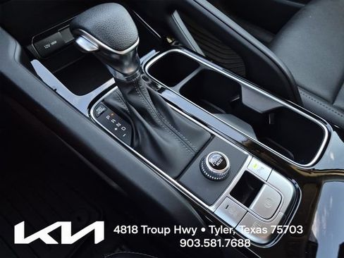 Certified 2025 Kia Telluride LX FWD image 37