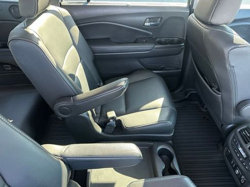 Used 2021 Honda Pilot Touring image 19