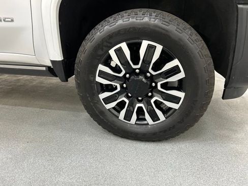 Used 2024 GMC Sierra 2500 Denali Ultimate AWD/4WD image 19