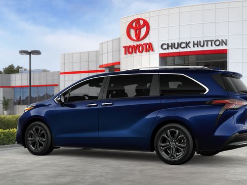 Used 2026 Toyota Sienna Platinum AWD/4WD image 31