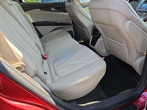 Used 2020 Lincoln Nautilus Reserve FWD image 12