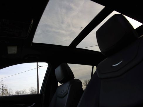 Used 2024 Cadillac XT6 Premium Luxury image 26