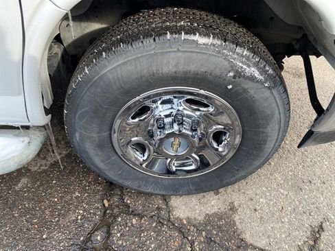 Used 2024 Chevrolet Express 2500 w/ Driver Convenience Package image 13