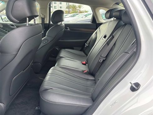 Used 2024 Genesis G80 image 31