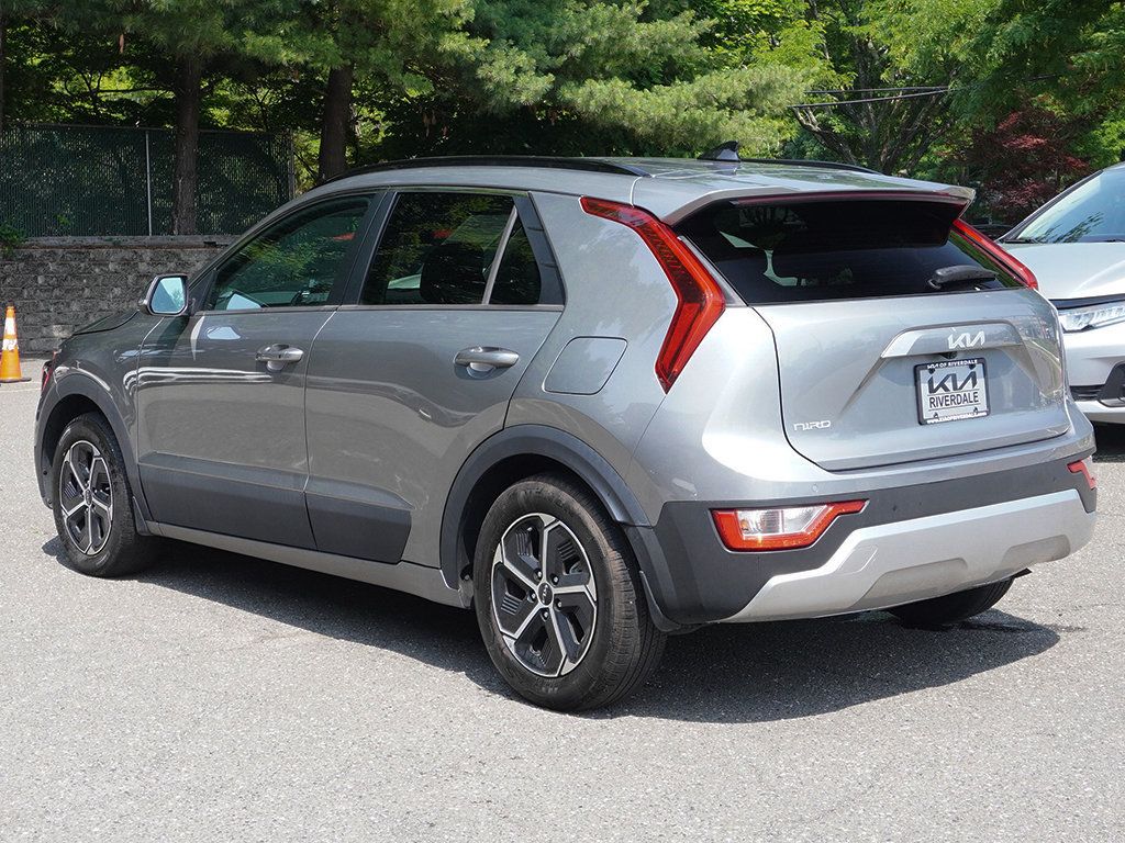 Used 2023 Kia Niro EX FWD image 9