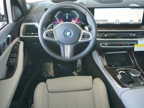 New 2026 BMW X5 xDrive50e w/ M Sport Package image 17