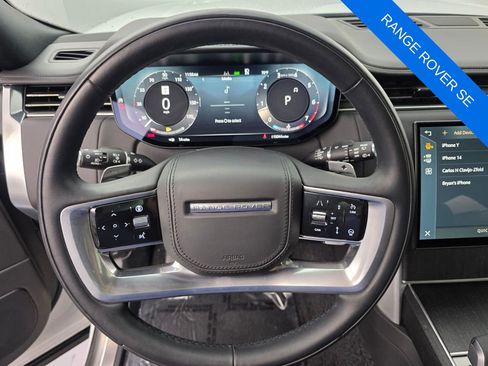 Used 2025 Land Rover Range Rover SE AWD/4WD image 18