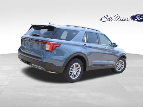 New 2026 Ford Explorer Active w/ Active Comfort Package RWD image 3