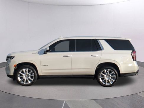 Used 2021 Chevrolet Tahoe High Country w/ Premium Package AWD/4WD image 2