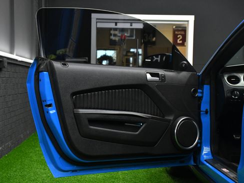 Used 2011 Ford Mustang Shelby GT500 w/ SVT Performance Pkg image 17