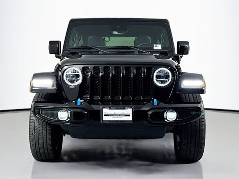 Used 2022 Jeep Wrangler Unlimited Sahara image 2
