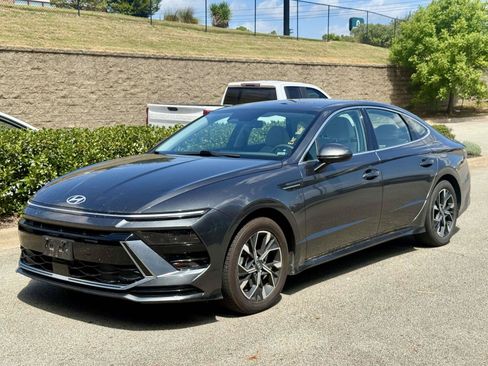 Used 2025 Hyundai Sonata SEL FWD image 4