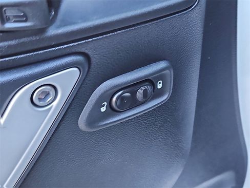 Used 2017 Jeep Wrangler Sahara w/ Connectivity Group image 22