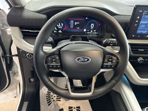 New 2026 Ford Explorer Platinum w/ LUX Leather Package AWD/4WD image 17