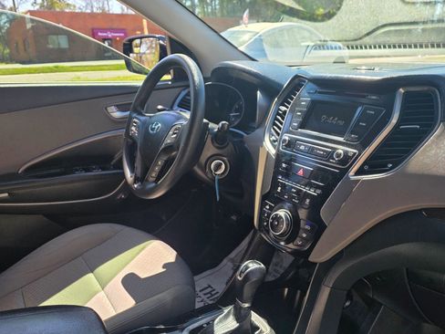 Used 2018 Hyundai Santa Fe Sport FWD image 16