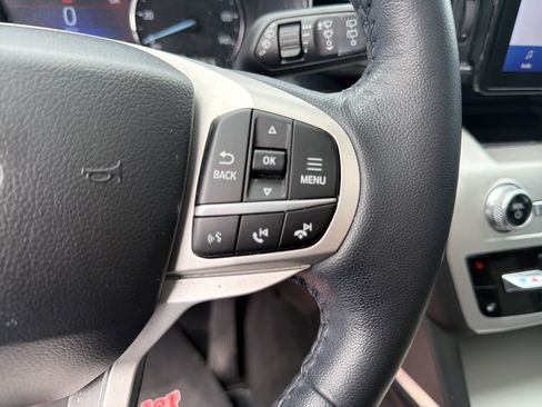 Used 2022 Ford Explorer XLT w/ Equipment Group 202A AWD/4WD image 20