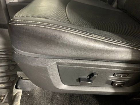 Used 2016 RAM 1500 Laramie w/ Convenience Group image 17