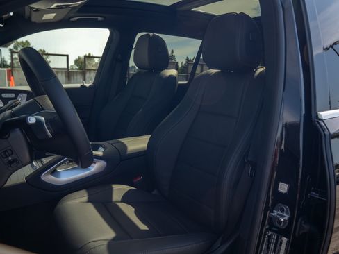 Certified 2025 Mercedes-Benz GLS 450 4MATIC image 17