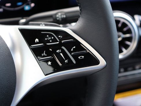 New 2025 Mercedes-Benz GLB 250 4MATIC image 63