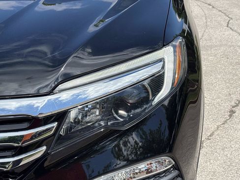 Used 2018 Honda Pilot Touring image 11