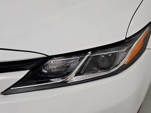 Used 2018 Toyota Camry LE FWD image 10