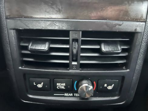 Used 2018 Toyota Avalon image 17