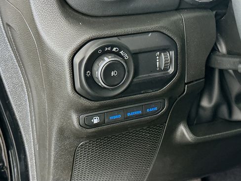 Used 2023 Jeep Wrangler Unlimited Sahara w/ Cold Weather Group AWD/4WD image 16