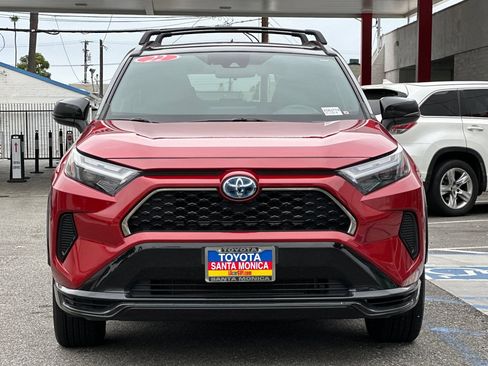 Used 2022 Toyota RAV4 SE w/ Weather & Moonroof Package AWD/4WD image 9