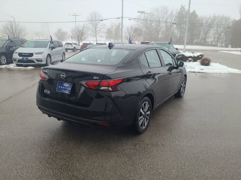 Used 2023 Nissan Versa SV image 5
