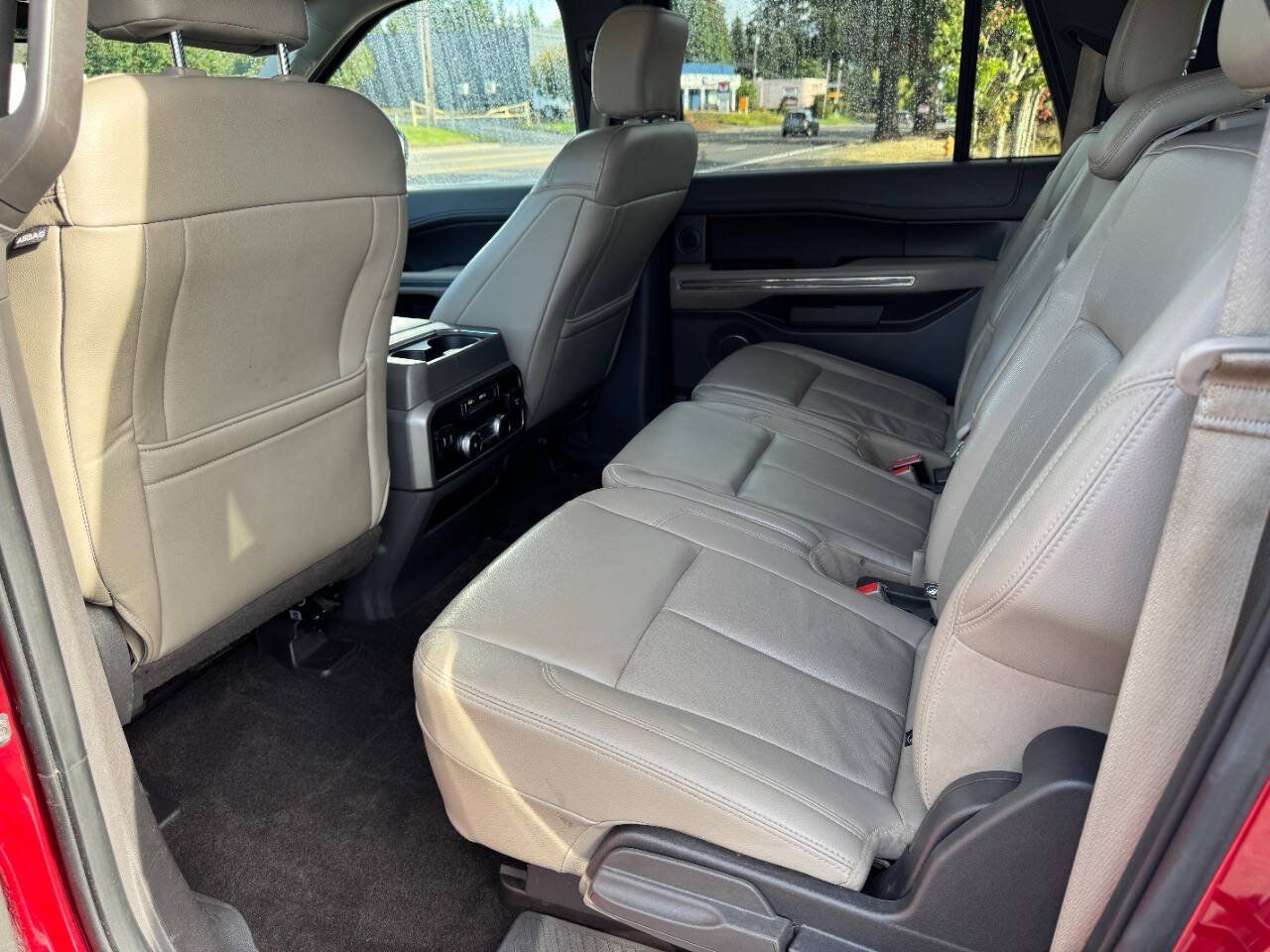 Used 2019 Ford Expedition Max XLT w/ Equipment Group 202A AWD/4WD image 9