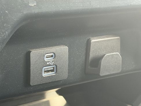 Used 2023 Ford F150 XLT image 18