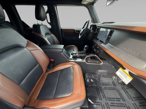 Used 2024 Ford Bronco Outer Banks image 15