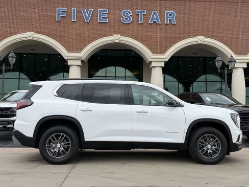 Used 2025 GMC Acadia Elevation FWD image 3