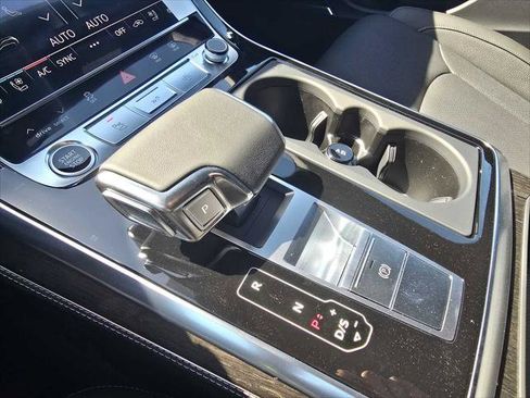 Used 2025 Audi Q7 3.0T Prestige w/ Prestige Package AWD/4WD image 33