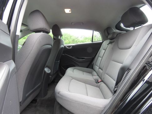 Used 2021 Hyundai Ioniq SE FWD image 18