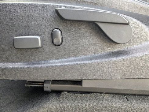 Used 2015 Chevrolet Colorado Z71 image 20