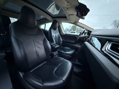 Used 2015 Tesla Model S 70D image 32