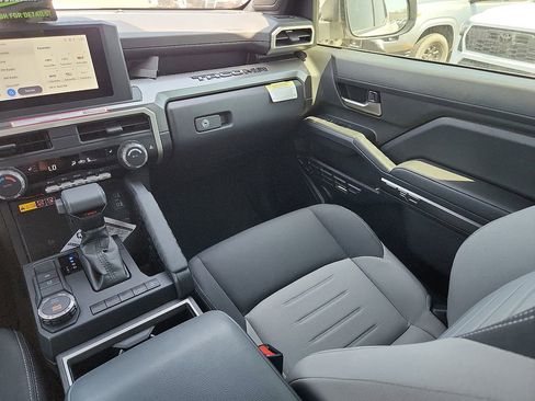 Used 2024 Toyota Tacoma TRD Sport image 8