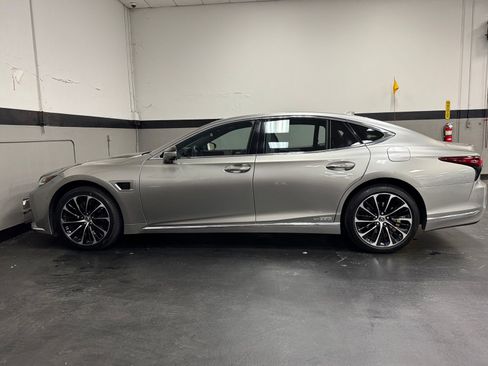 Used 2022 Lexus LS 500h AWD w/ Luxury Package image 9