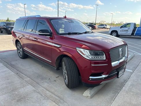 Used 2018 Lincoln Navigator L Reserve w/ Technology Package AWD/4WD image 4