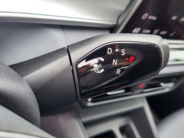 New 2026 Volkswagen Tiguan SE AWD/4WD image 18