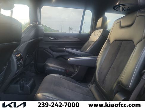 Used 2023 Jeep Grand Cherokee L Laredo AWD/4WD image 14