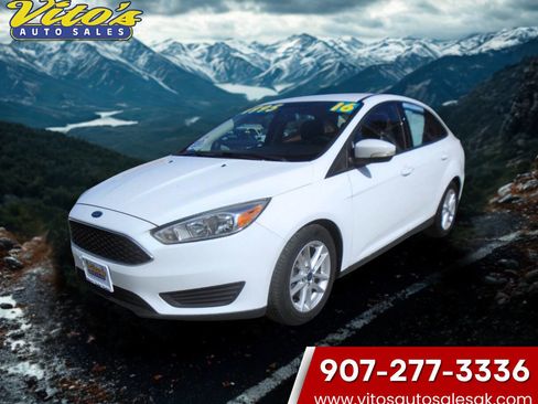Used 2016 Ford Focus SE FWD image 1