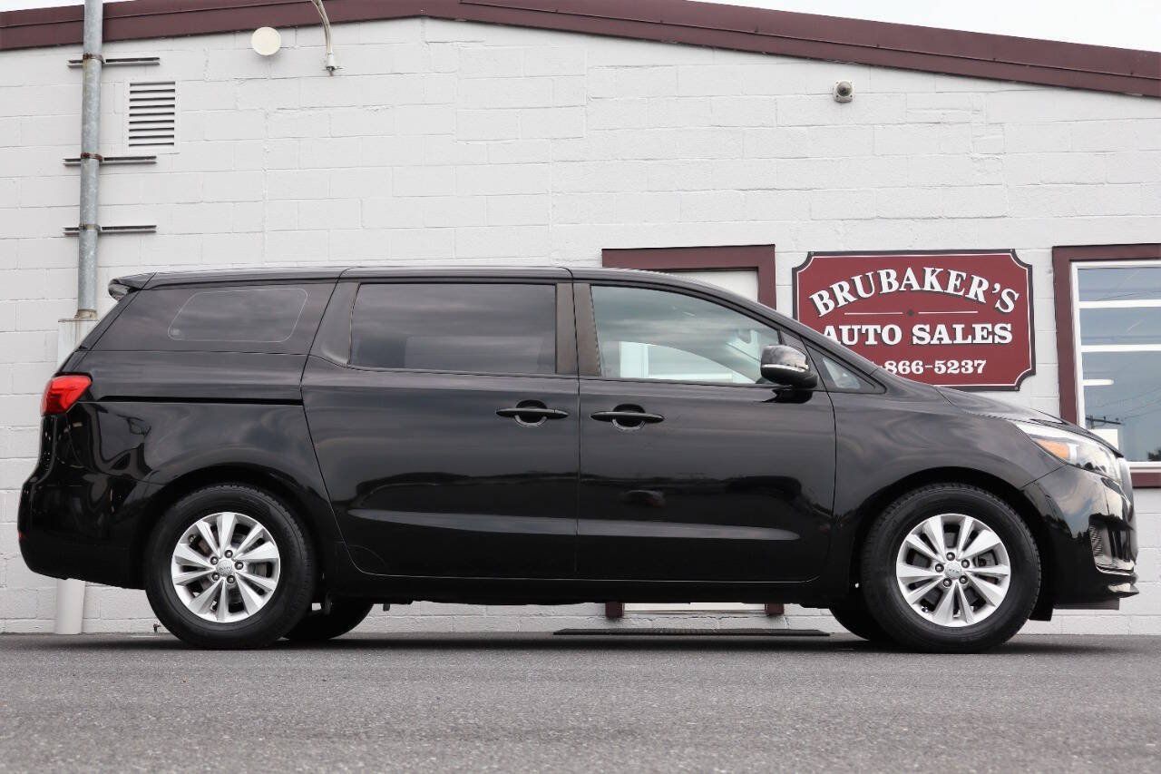 Used 2018 Kia Sedona L FWD image 1