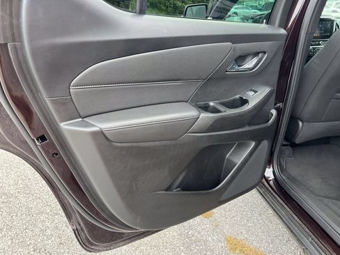 Used 2023 Chevrolet Traverse LT AWD/4WD image 26
