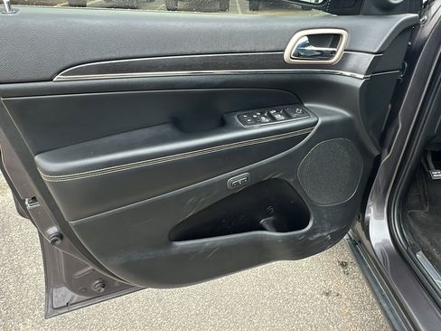 Used 2015 Jeep Grand Cherokee Limited w/ Trailer Tow Group IV image 14