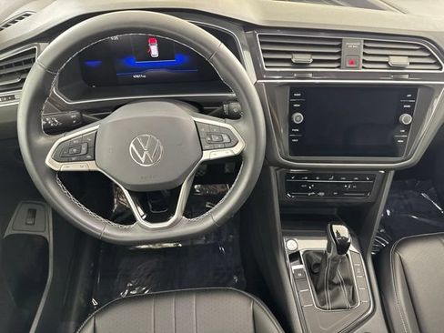 Used 2024 Volkswagen Tiguan SE FWD image 24