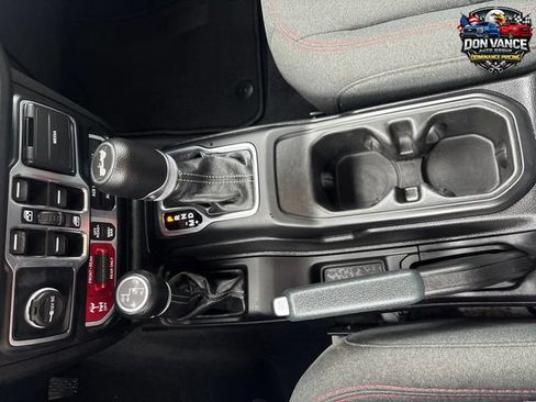 Used 2024 Jeep Wrangler Unlimited Rubicon AWD/4WD image 23