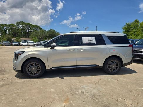 New 2027 Kia Carnival SX FWD image 5
