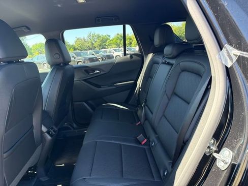 New 2026 Chevrolet Equinox LT w/ Convenience Package II FWD image 22